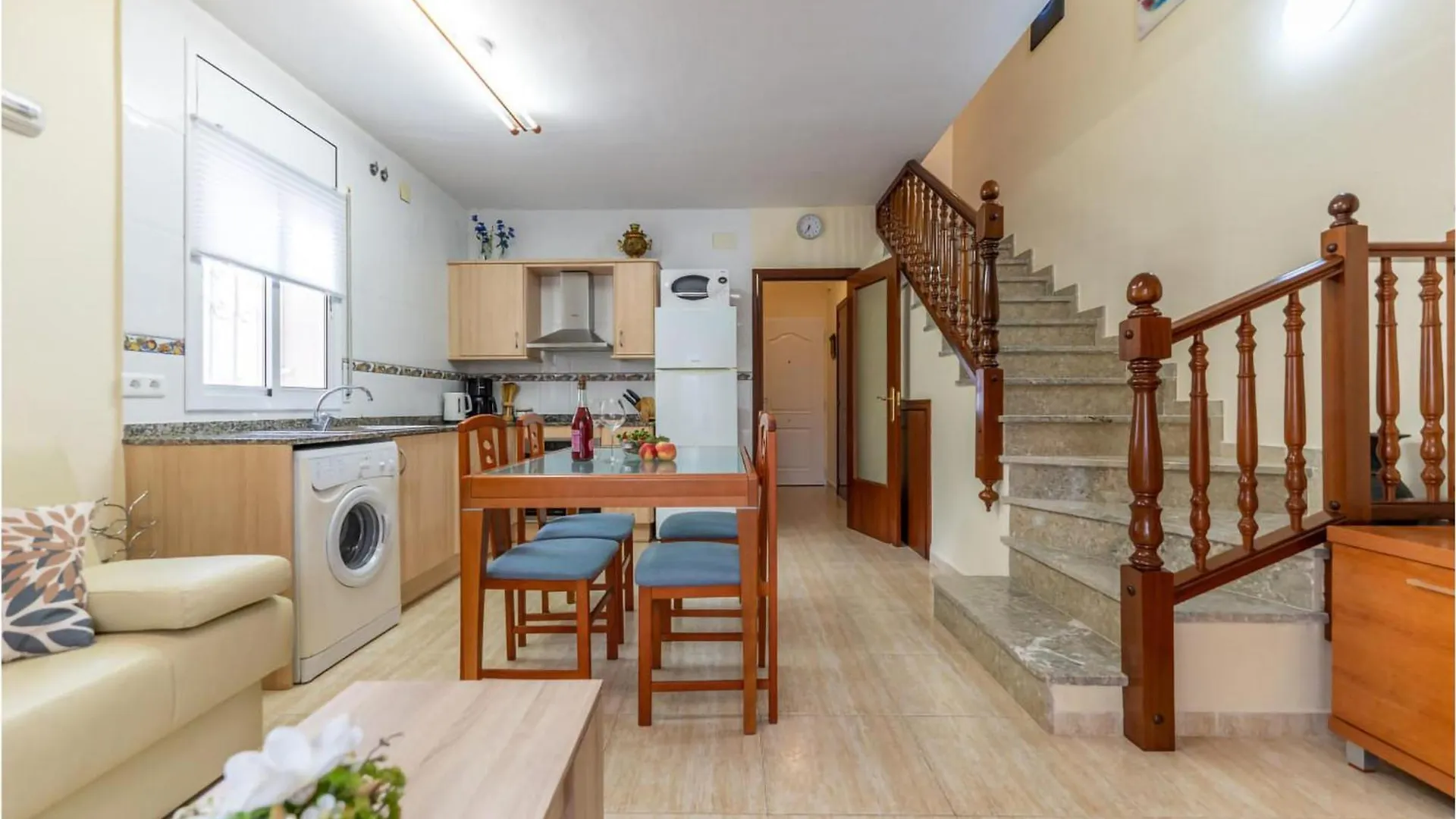 Awesome Home In Miami Playa With Kitchenette بيت للعطل