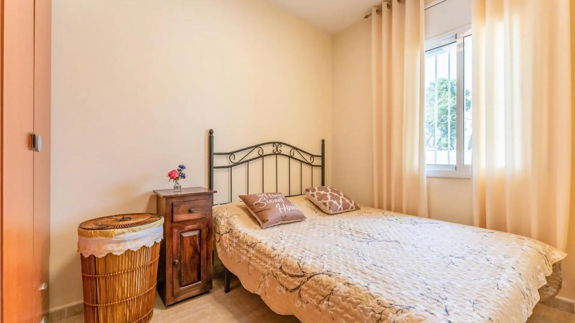 Awesome Home In Miami Playa With Kitchenette بيت للعطل