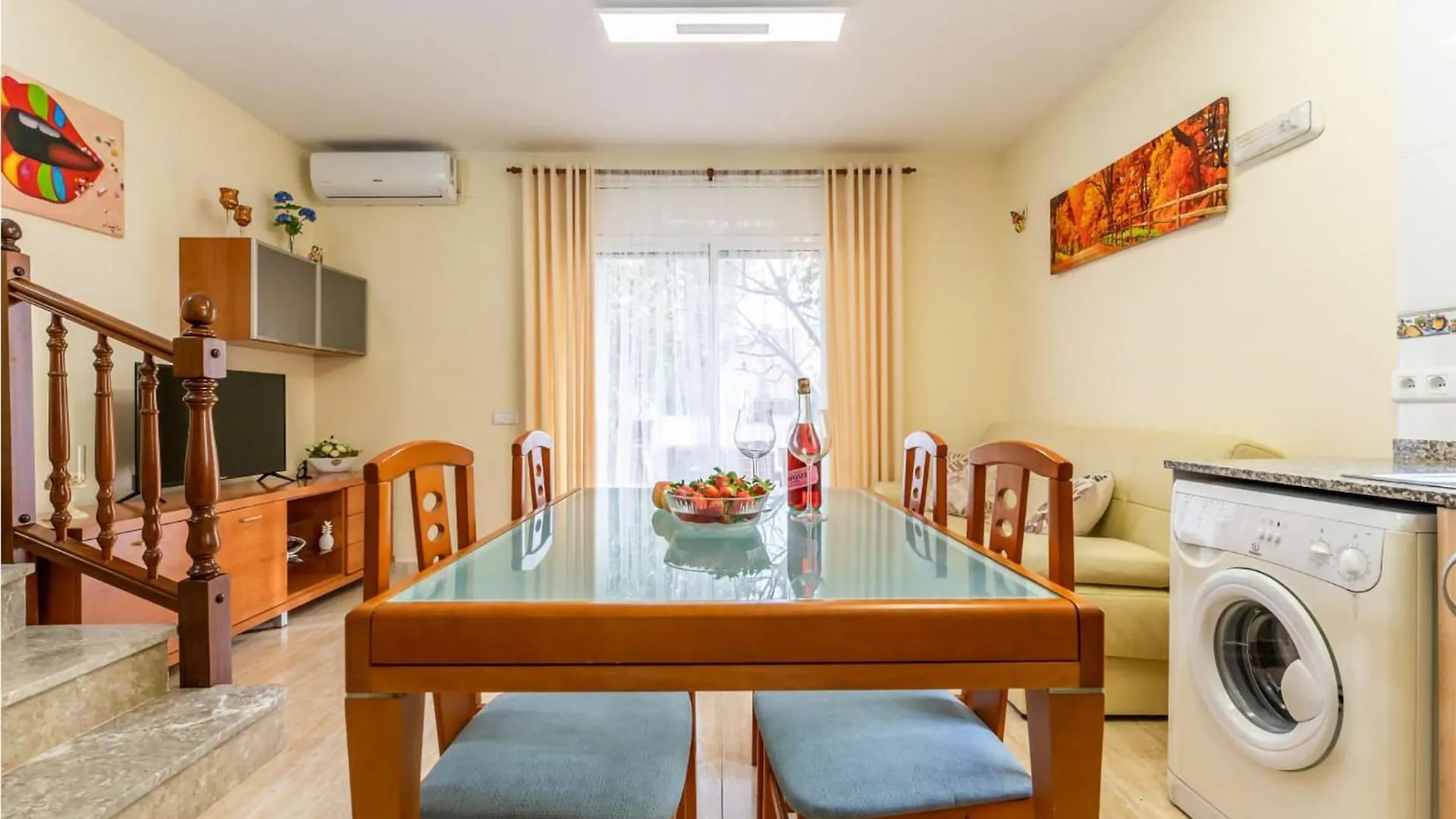 Awesome Home In Miami Playa With Kitchenette بيت للعطل