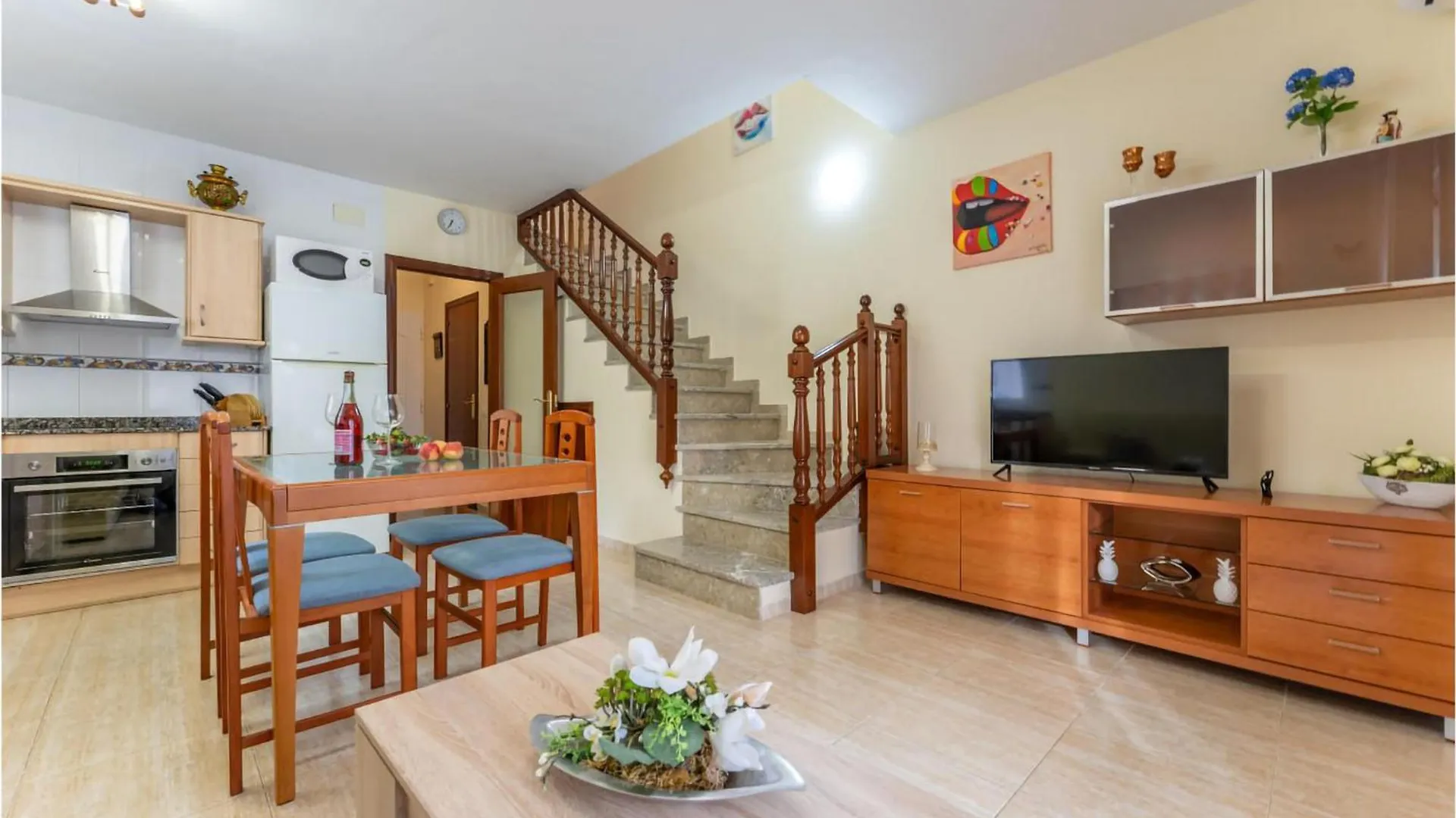 Awesome Home In Miami Playa With Kitchenette 0*,  إسبانيا