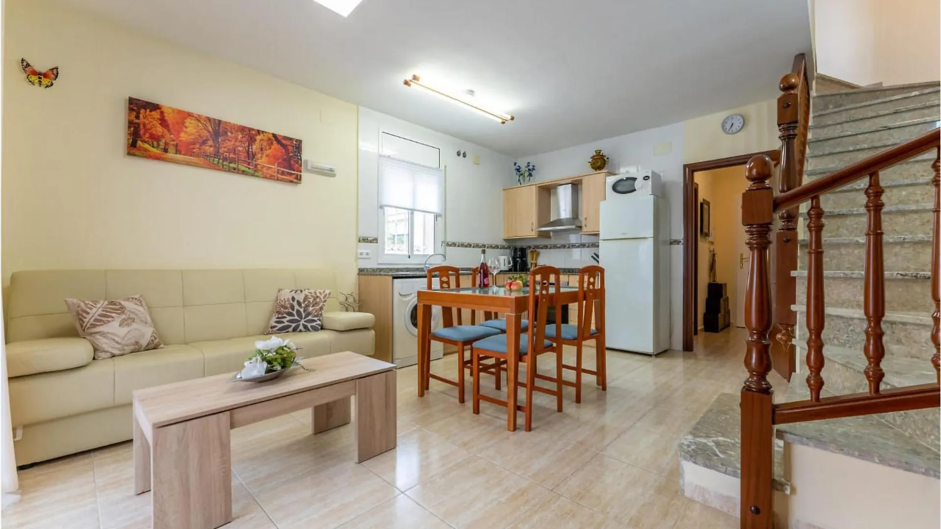 Awesome Home In Miami Playa With Kitchenette