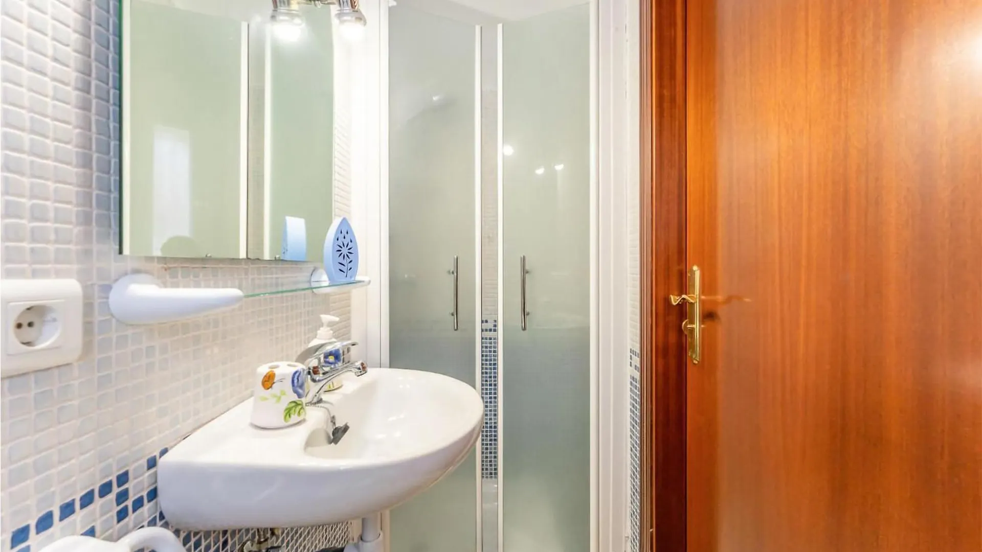 Awesome Home In Miami Playa With Kitchenette إسبانيا